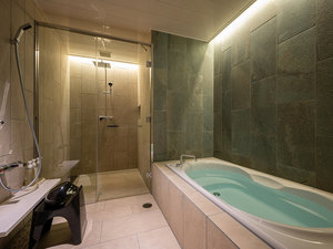�yGrand suite�z�㎿�A���j�e�B���ʂ�A�ɏ�̃o�X�^�C�������\