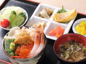 【追加料金で…】　函館朝市から海鮮丼がお部屋に届きます　（メニュー一例）