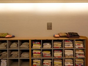 アメニティビュッフェ(無料) - 浴衣・上下別のリラックスウェアー・スキンケア類をご用意しております