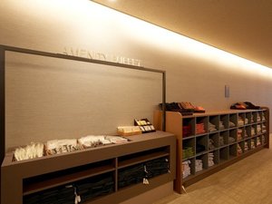 アメニティビュッフェ(無料) - 浴衣・上下別のリラックスウェアー・スキンケア類をご用意しております