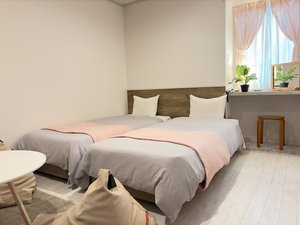 白を基調にした本館禁煙ツイン「ナチュラルモダン」