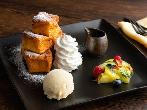 ラウンジ「ウィステリア」にて〜フレンチトースト富士屋ホテル風