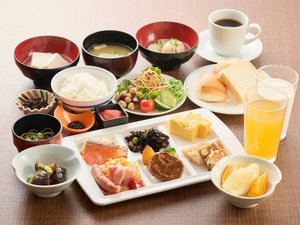 【朝食|充実のラインナップ】品数豊富だから毎日食べても飽きない。朝から至福の時間を。