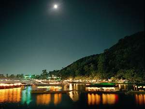■観光■夏恒例の嵐山鵜飼