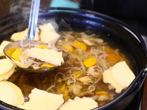 ◆青森名物せんべい汁!