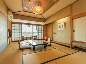 ���Z���^�[�ف@���̊Ԃ��������Ŕ�ꂽ�J���_���g�����Ɓh�Q�]������