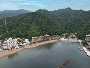 【リニューアルした外観】全室オーシャンビュー!「西伊豆最大級」のビーチは目の前!