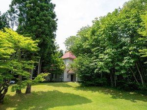 ■外観|木々に囲まれ自然溢れる宿