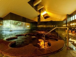 大浴場|花型の湯船で楽しむ薬湯