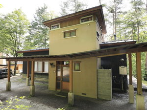 ・【あかげらの家】客室棟についている名札がお部屋の目印です