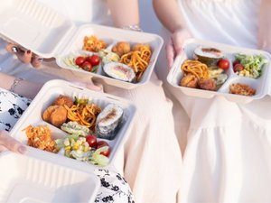 お料理をBENTO BOXに詰めて、ルーフトップテラスでもお召し上がりいただけます。