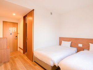 【ツインルームA】階層によっては海を望むことができます。