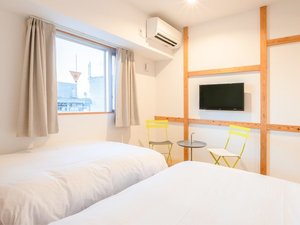 【ツインルームA】階層によっては海を望むことができます。