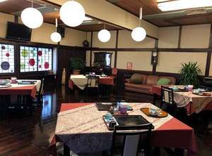 �y�F�{��:�񗧁E�����z�l�G�̏h�킩�̂�