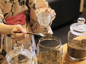 【ウェルカムお茶バー】静岡ならではの体験で、くつろぎのひととき