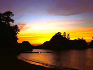 【堂ヶ島】海と島々を茜色に染める美しい夕暮れ