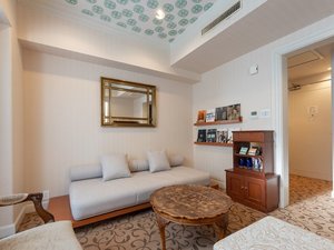 出島の歴史を感じるお部屋がコンセプトのaeru room
