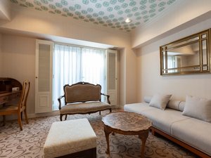 出島の歴史を感じるお部屋がコンセプトのaeru room