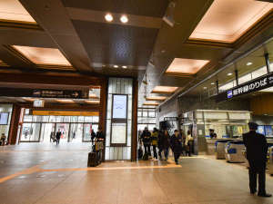 【道順】金沢駅改札口→東口(兼六園口)を出ます。