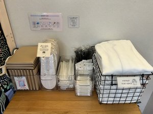 アメニティ類コーナー フロント横