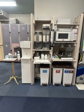 1階ドリンクサービスでは、コーヒー、麦茶、給水機・お茶セット常時利用可