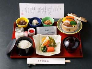 日本料理の老舗なだ万「和定食」:天保元年(1830年)創業の伝統と技が織りなす深い味わいをご堪能ください。