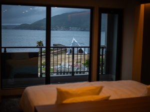 本館客室では全てのお部屋が海側に面しており、橘湾を一望できます。