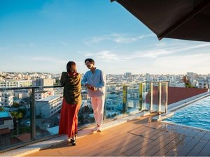 【インフィニティプール/3階】時間とともに移ろいゆく景色をお楽しみください(夏季営業)