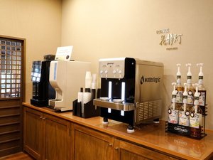 【サービス】ご宿泊者様限定のフリードリンクコーナーを「ラウンジ花静灯」に開設いたしました。