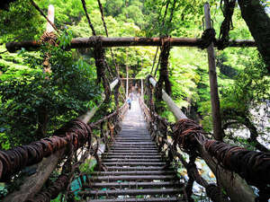 �y�����狴�z�����I�x��������