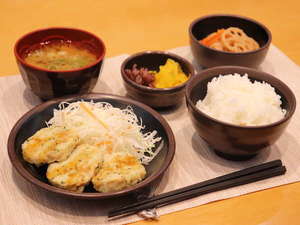 日替わりお手軽無料夕食:つくね定食