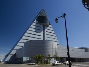 青森県観光物産館アスパム(写真提供:青森県観光情報サイト)