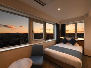 2023年12月に改装を行いリニューアルオープンしたスカイタワールーム!1〜2名でご利用いただけます。