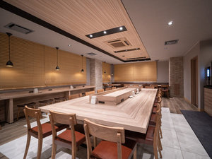 朝は朝食会場(無料)、夜はラウンジとしてご利用いただけます