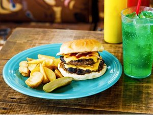 �y�I�ׂ钩�H-Castle Rock Diner�z[���Ԃ�5��]�n���o�[�K�[Gordies�̐V�X�B�u�����`�ɂ������ł����H