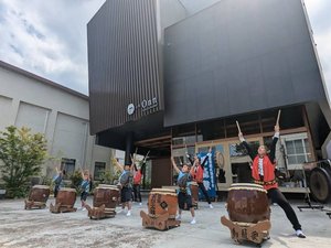 六斎市 馬籠黎明太鼓 演奏の様子