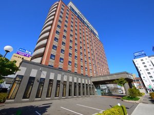JR函館駅を出たら左側