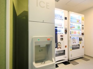 製氷機と自動販売機