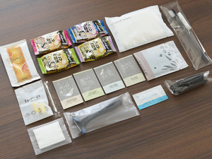 【無料アメニティ】歯ブラシ、カミソリ、化粧品、入浴剤、綿棒などをご用意しております
