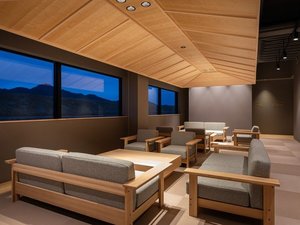 【ロビー】落ち着いた空間でごゆっくりお過ごしください