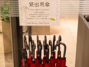 貸出し用傘「弁当忘れても傘忘れるな」金沢で昔からよく言われる言い伝えです
