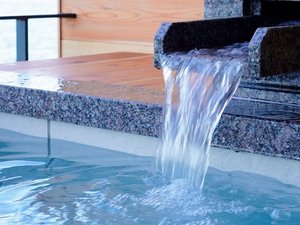 15棟すべてが露天風呂付き ※給水時のイメージです。当館の露天風呂は掛け流しではございません。