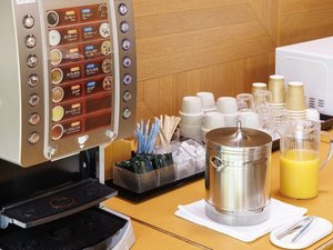 【ご朝食】コーンスープ、ドリンクバーをご用意。営業時間7:00〜9:00
