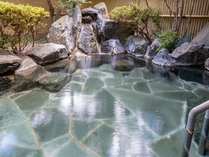 【白鷺の湯】和風露天風呂