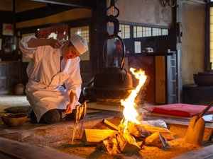 じっくり時間をかけて川魚を焼き上げます。