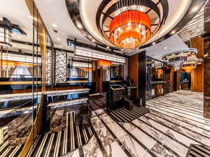 �t�����g�E���r�[