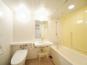 �y���j�o�[�T�����[���z�����̈��