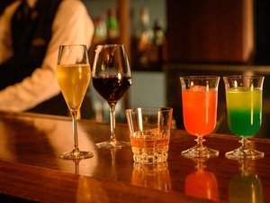 プレミアムフロアにご宿泊のお客様はTHE BARにでワンドリンクをお楽しみいただけます(営業時間に限る)