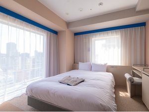 1 Bed Room w/wide view大きな窓があり、開放的な客室です。