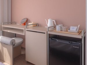 1 Bed Room仕事や作業をするのに最適なデスクです。